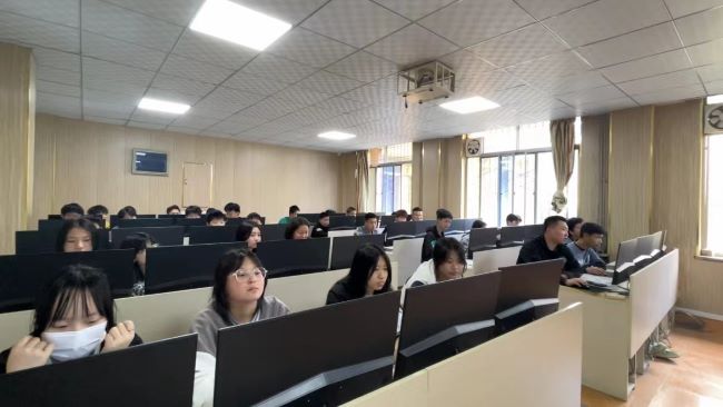 西安职业高中